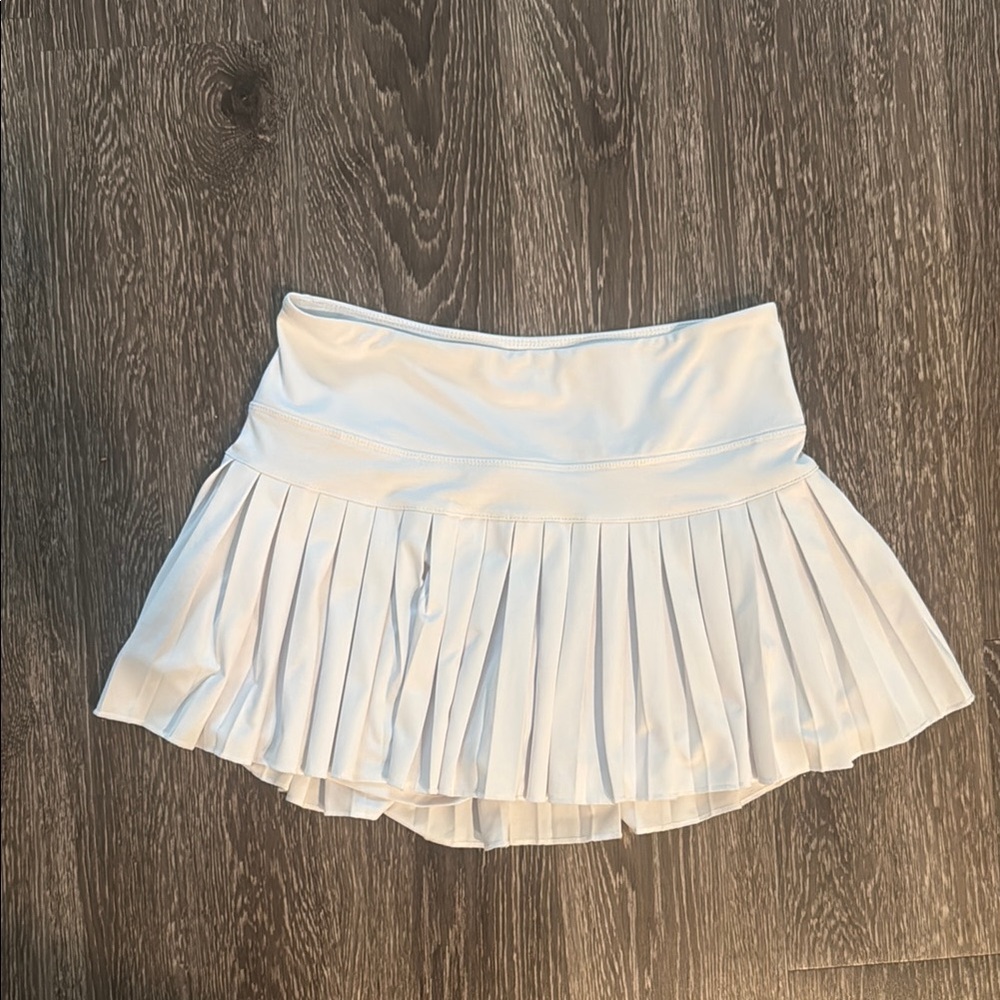Goldhinge White Pleated Women's Skirt